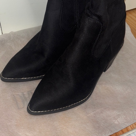 Elegant Black Women's Boots - Picture 6 of 7